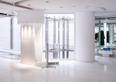 Courreges - The Future Is Behind You - Fashion show Photo Gallery by N.Melemis 1-08